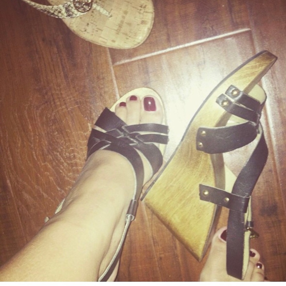 Michael Kors Wedge Sandal, size 7